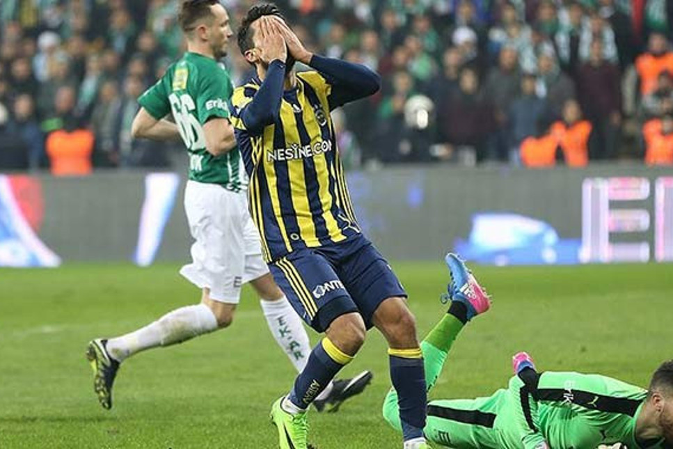 Fenerbahçe,  Bursa deplasmanında son dakikada yıkıldı