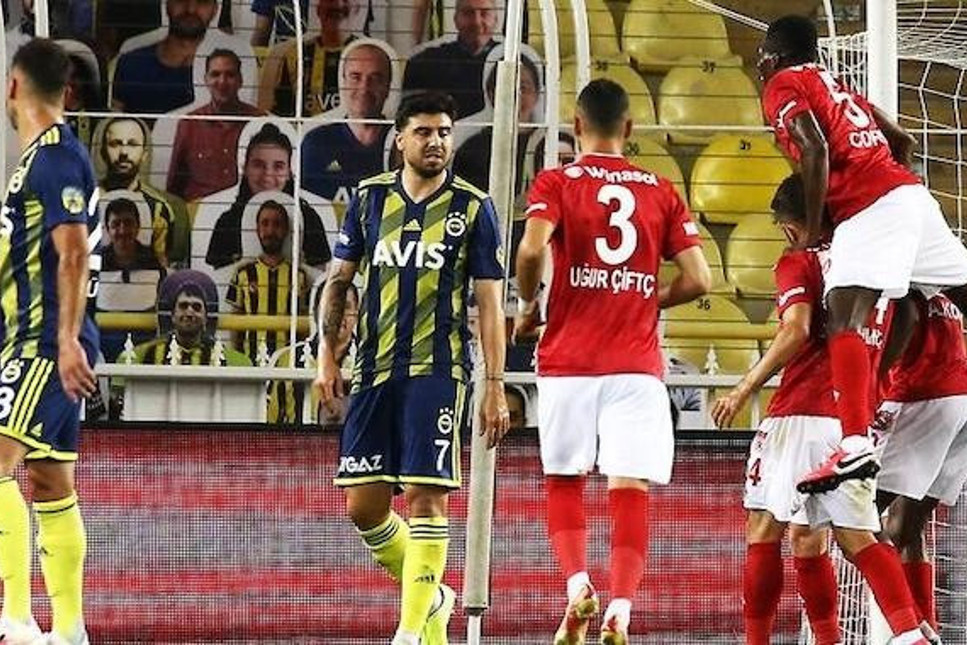 Fenerbahçe, Kadıköy'de de Sivasspor'a yenildi