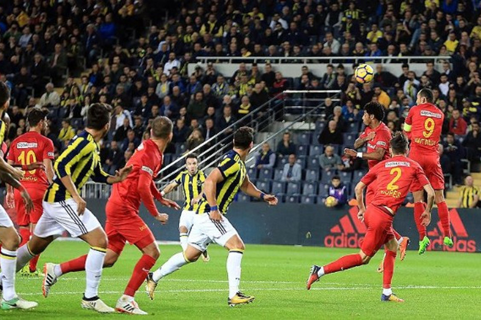 Fenerbahçe evinde 3-1'den 2 puan kaybetti