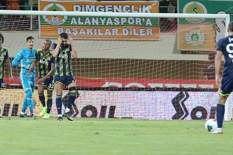 Fenerbahçe ilk yenilgisini aldı: 3-1