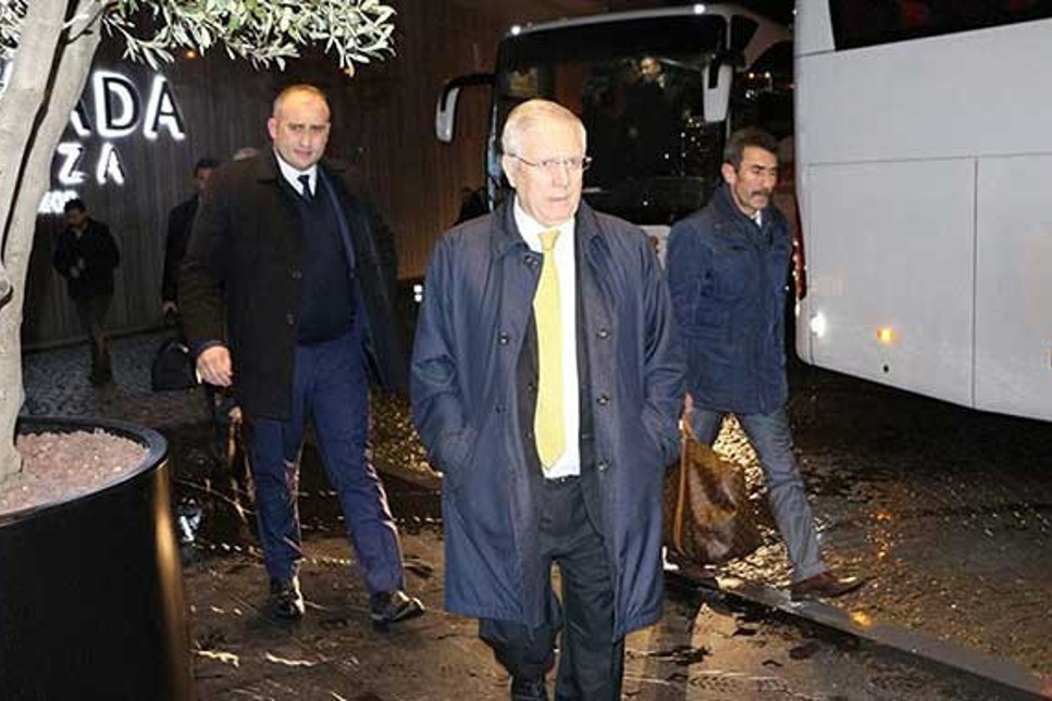 Fenerbahçe kafilesi Trabzon’da! Aziz Yıldırım 427 gün sonra…