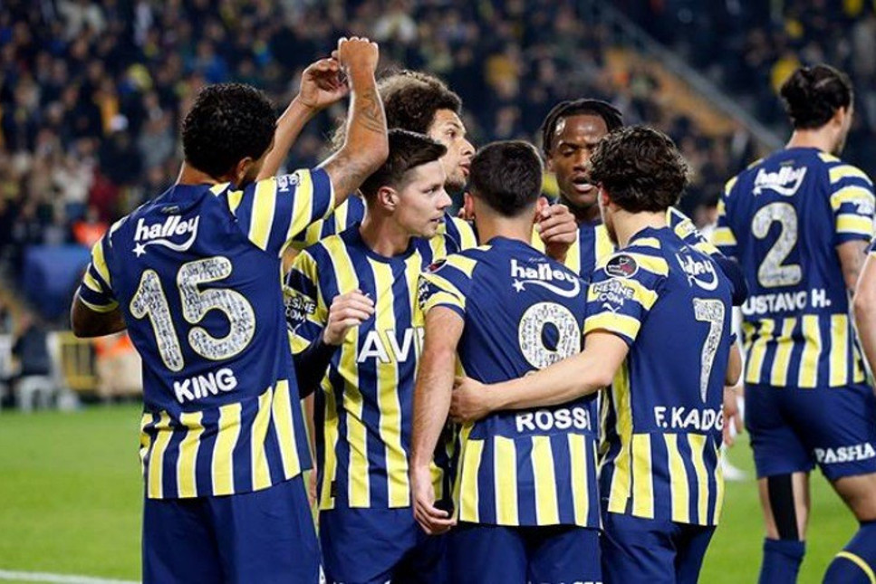 Fenerbahçe koltuğu golcüleriyle geri aldı: 4-0