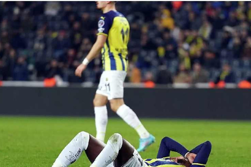 Fenerbahçe taraftarından yönetime istifa çağrısı