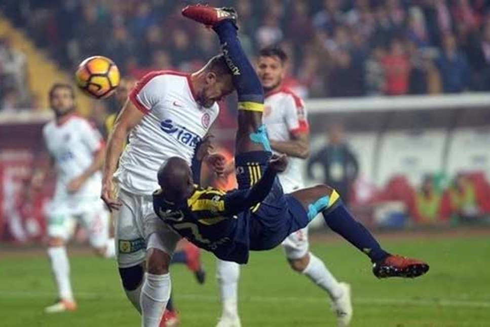 Fenerbahçe taraftarının Lig Tv Öfkesi: #Hedef1MilyonLigTvİptal