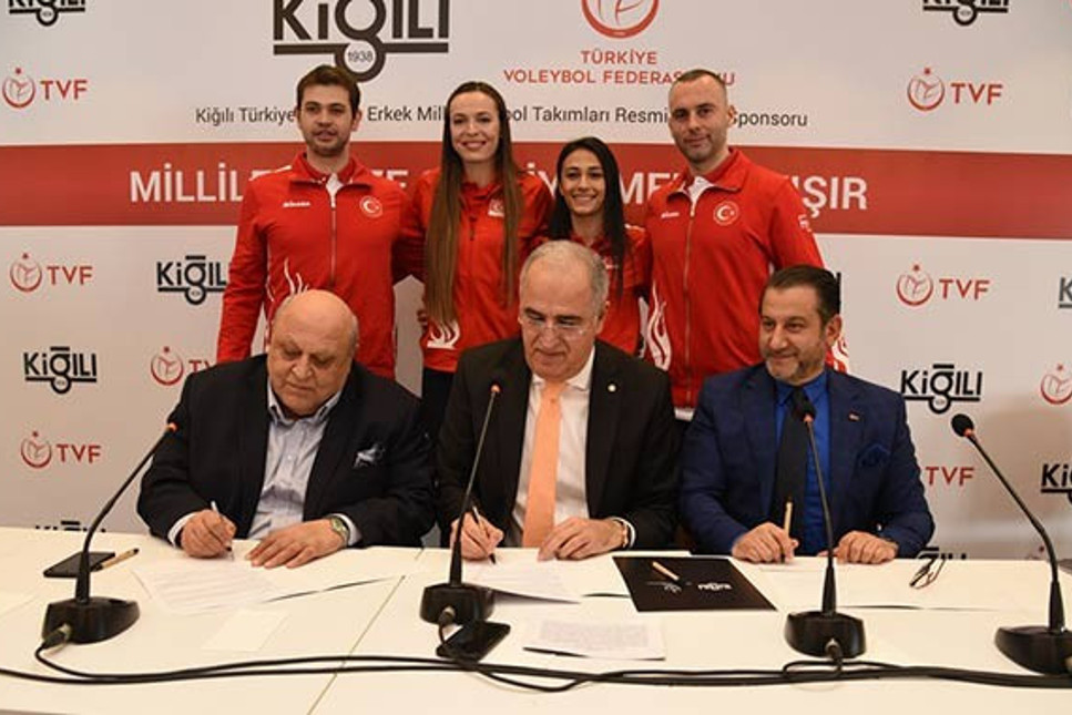 Fenerbahçeli Abdullah Kiğılı, Filenin Sultanları ve Filenin Efelerine sponsor oldu