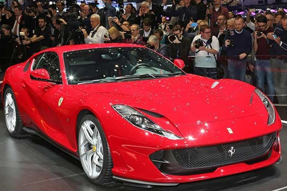 Ferrari tarihinin en hızlısı kaç milyona satılıyor?