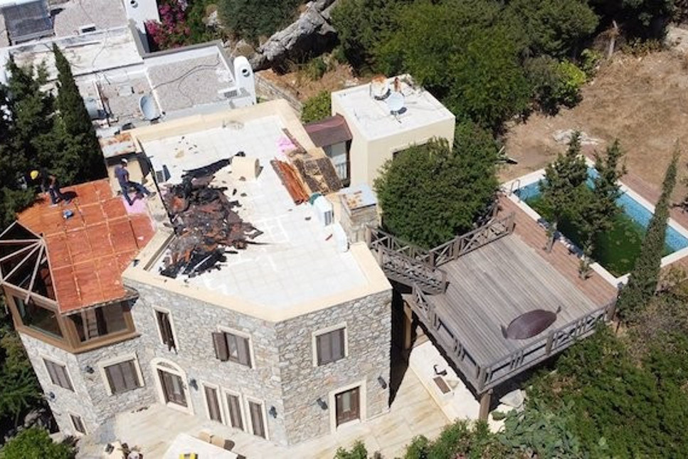 Firari gazeteci Can Dündar'ın Bodrum'daki villasının kaçak bölümleri yıkılıyor