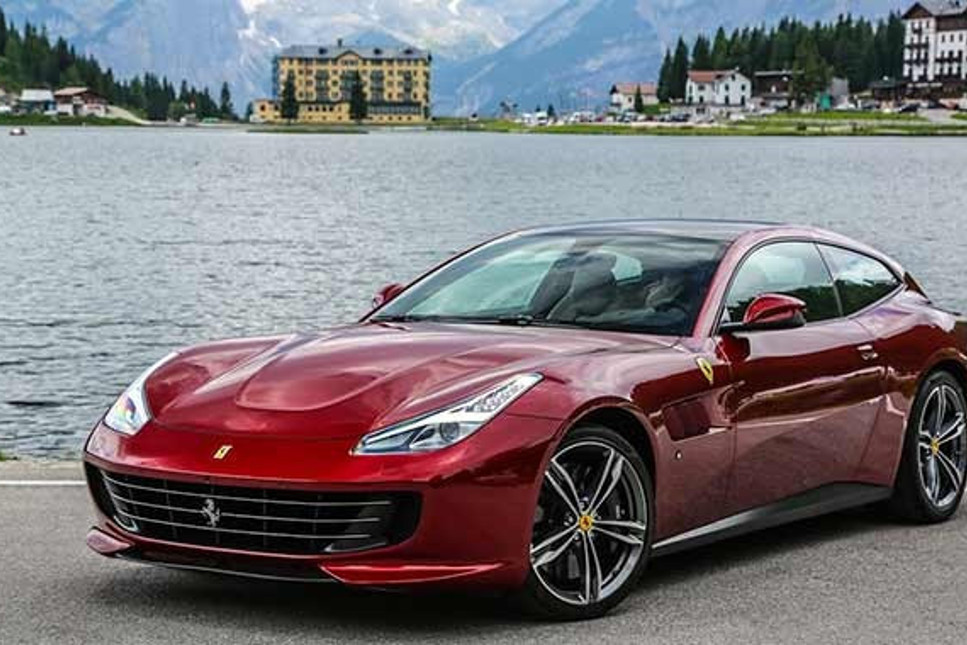 Fiyatı dudak uçuklatıyor: İşte 4 koltuklu yeni Ferrari