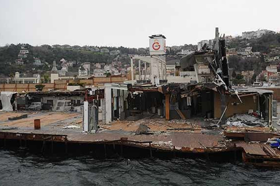 Galatasaray Adası, tam bir ‘çöp ada’ya dönüştü...