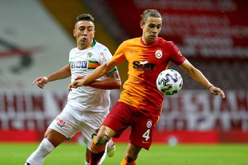 Galatasaray, Alanyaspor'a son dakikada yıkıldı!