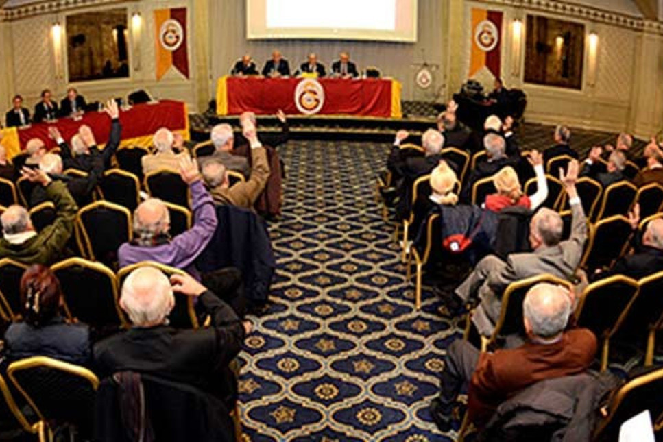 Galatasaray Divan Kurulu'nda 'başkanlık' gerginliği