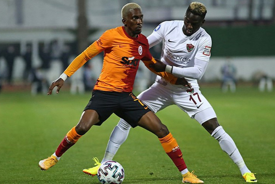 Galatasaray ağır yaralı… Üç gol, bir kırmızı kart…