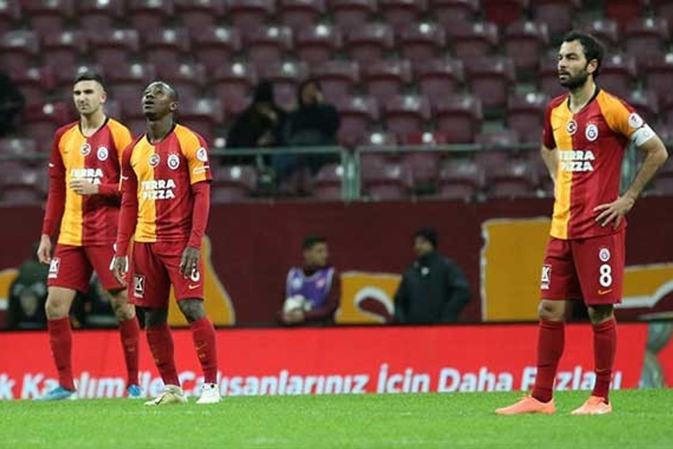 Galatasaray evinde Tuzlaspor'a 2-0 yenildi