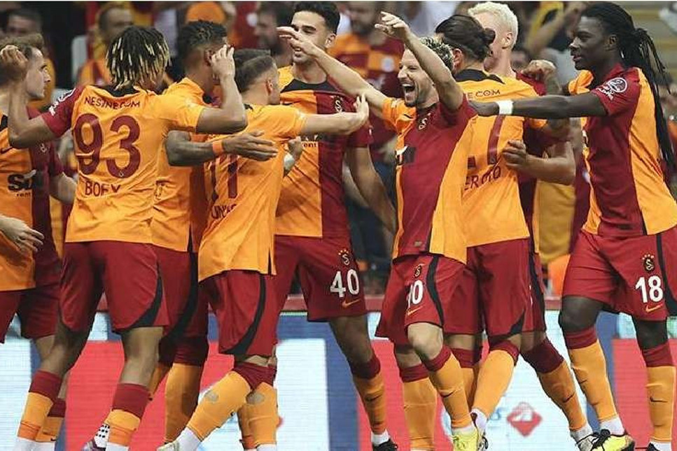 Galatasaray kazandı, 58 hafta sonra liderliğe yükseldi