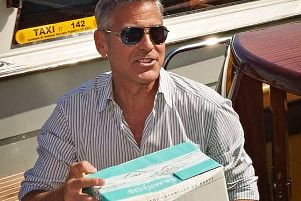 George Clooney'den yemeğe gelen  14 arkadaşına 1’er milyon dolarlık çek