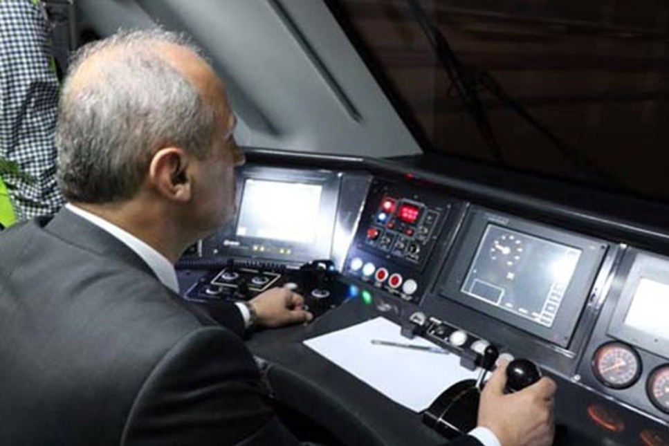 Ulaştırma Bakanı Turhan, Ankara-Sivas YHT hattında ilk test sürüşünü yaptı