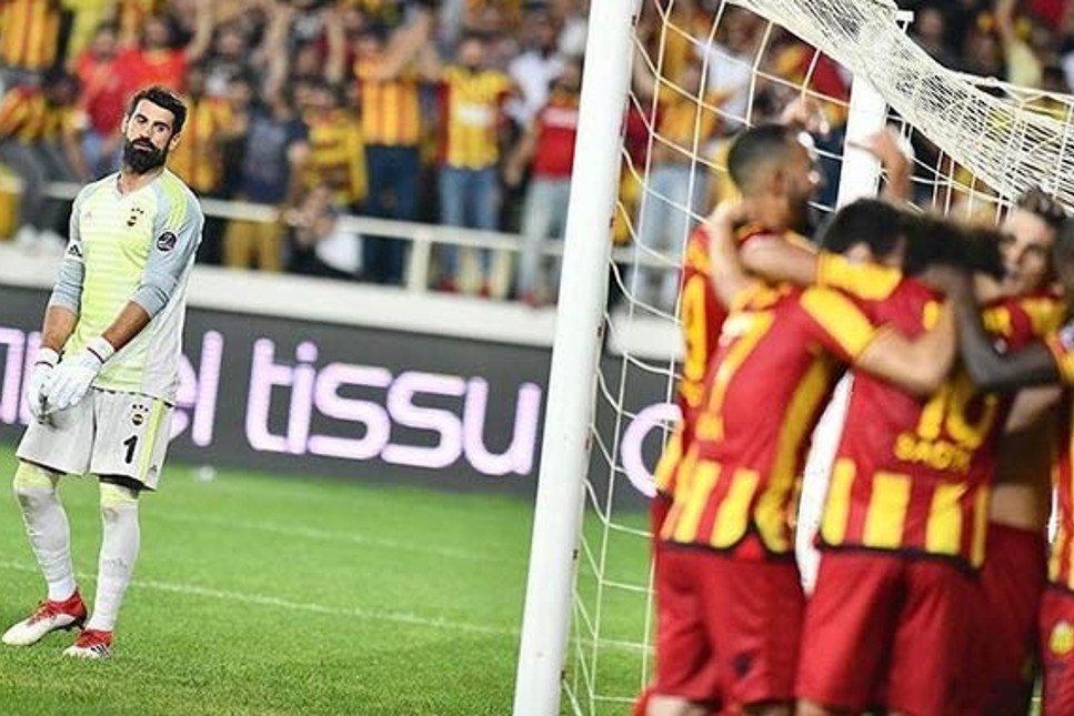 Göztepe 18 yıl sonra Fenerbahçe'yi mağlup etti