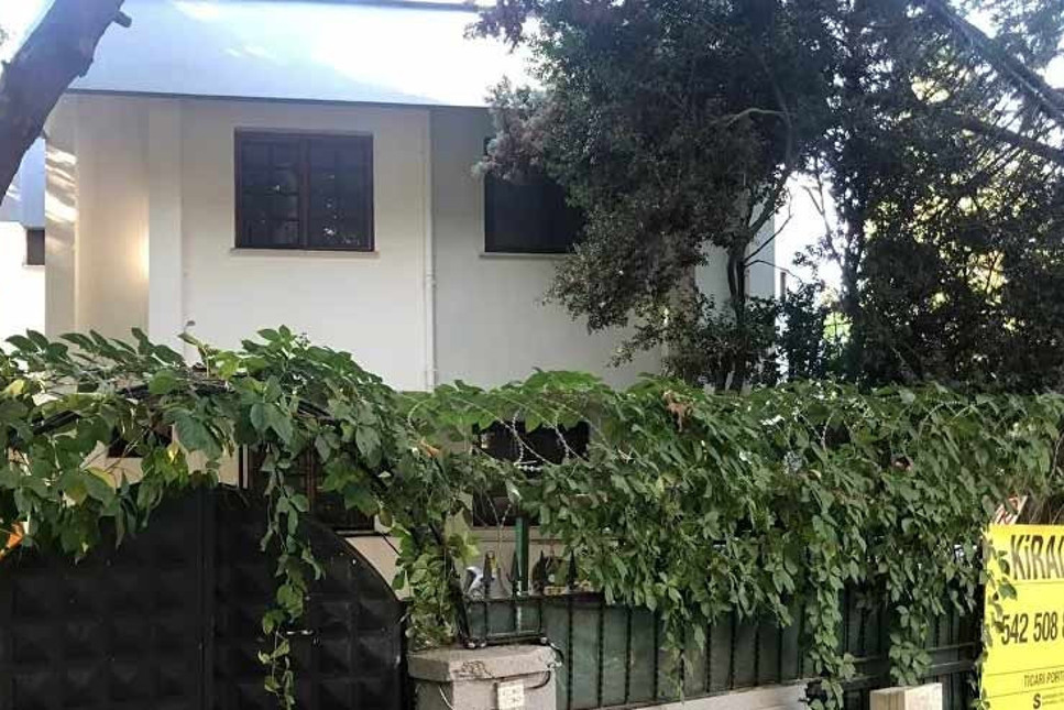 Halil Sezai'nin Tuzla'da oturduğu villa kiralığa çıkarıldı