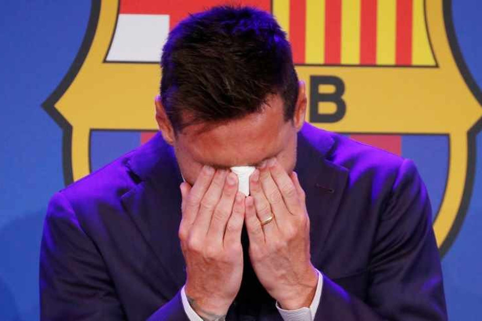 Hem ağlar hem giderim! Lionel Messi, Barcelona'ya gözyaşlarıyla veda etti