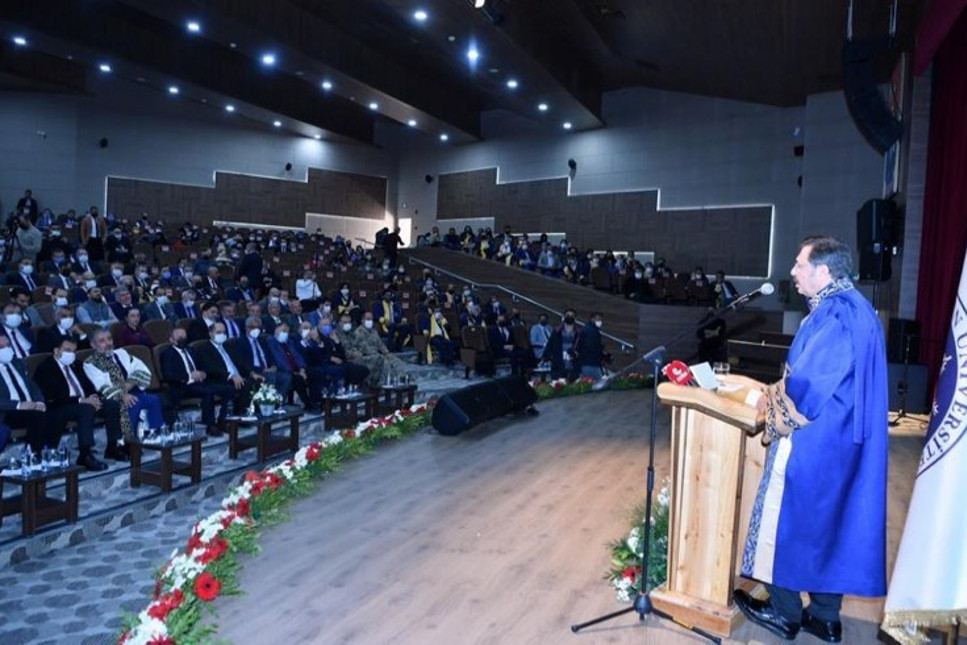 Ardahan Üniversitesi'nden TOBB Başkanı Hisarcıklıoğlu'na fahri doktora