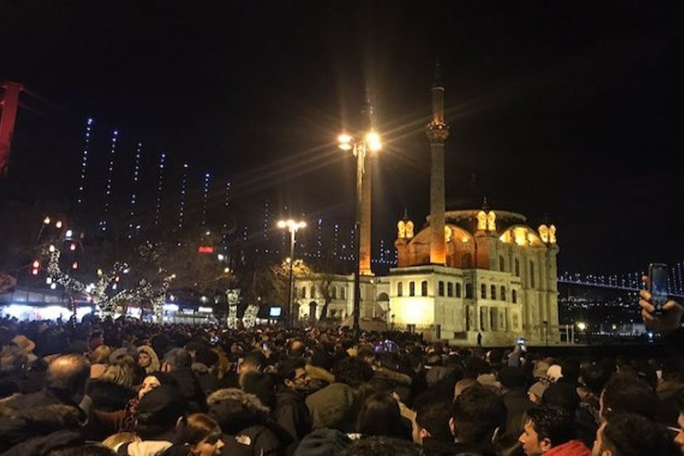 Hoş geldin 2020: Türkiye’de yeni yıl kutlamalarında renkli görüntüler