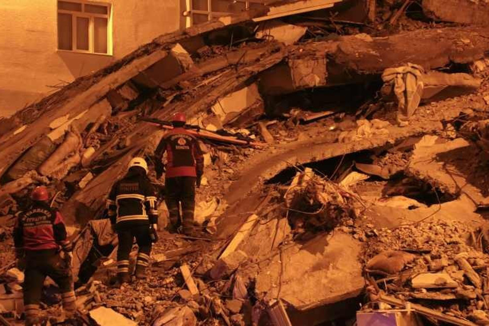 İki depremde 6 bin 217 bina yıkıldı