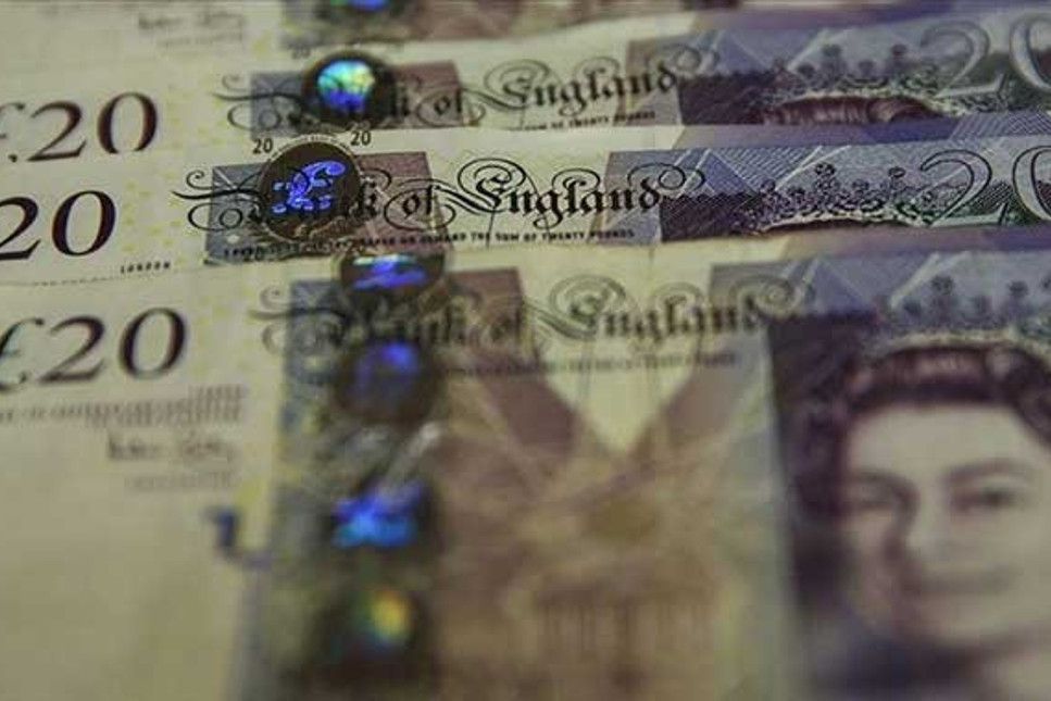 İngiliz sterlini yüzde 20 değer kaybetti