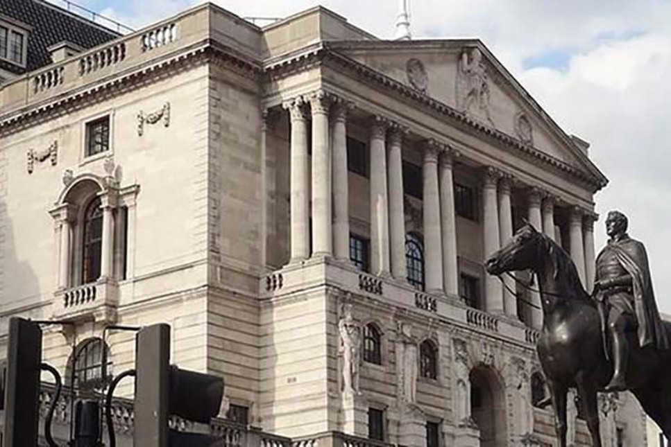İngiltere Merkez Bankası üç yıl sonra faiz artırdı!