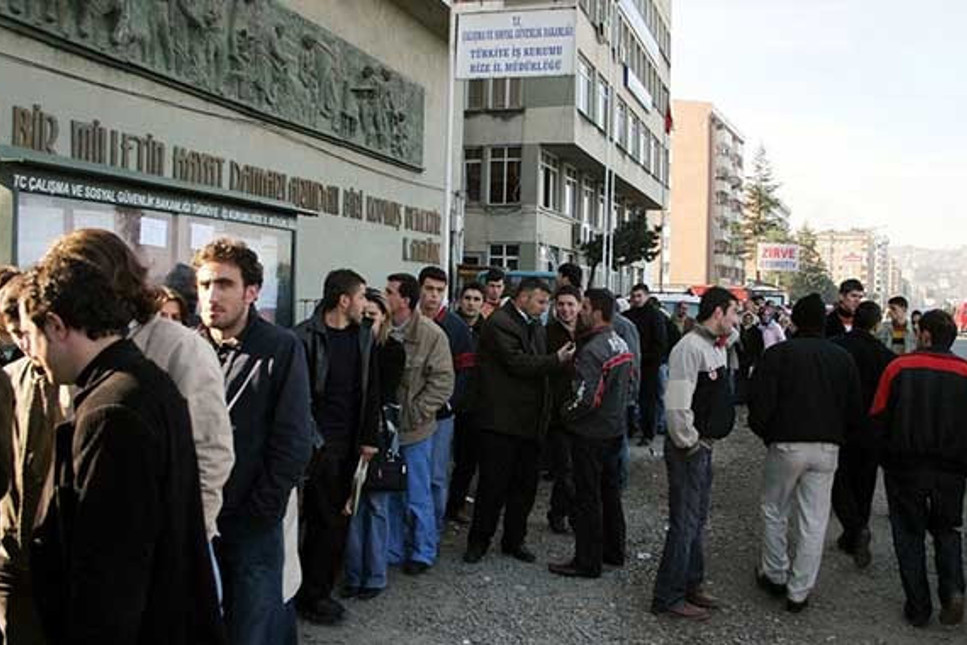 Türkiye'de diplomalı işsizlik yüzde bin 968 arttı