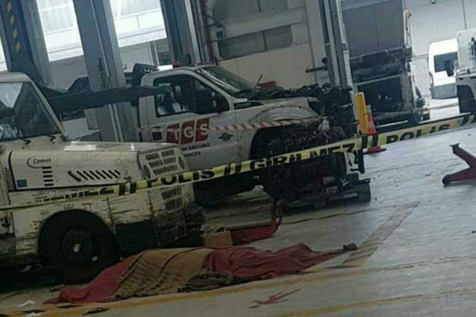 İstanbul Havalimanı'nda araç çalışanların üzerine düştü: 1 kişi yaşamını yitirdi