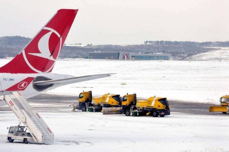 İstanbul Havalimanı'nda uçuşlar yarın sabaha kadar durduruldu