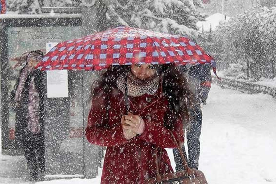 İstanbul'a 'kar fırtınası', Ankara'ya yoğun kar yağışı uyarısı