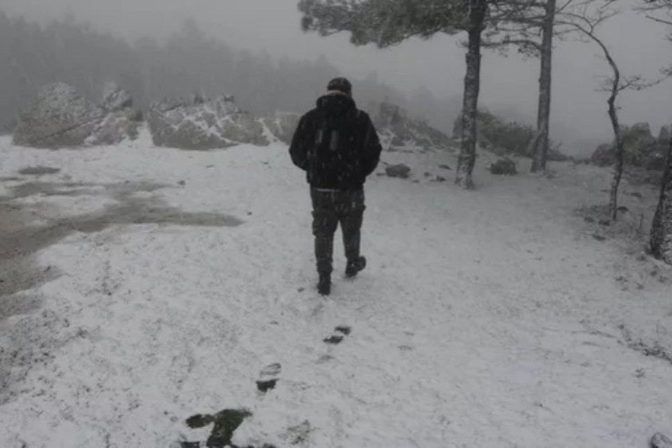 İstanbul'da beklenen kar yağışı Anadolu Yakası'nda başladı