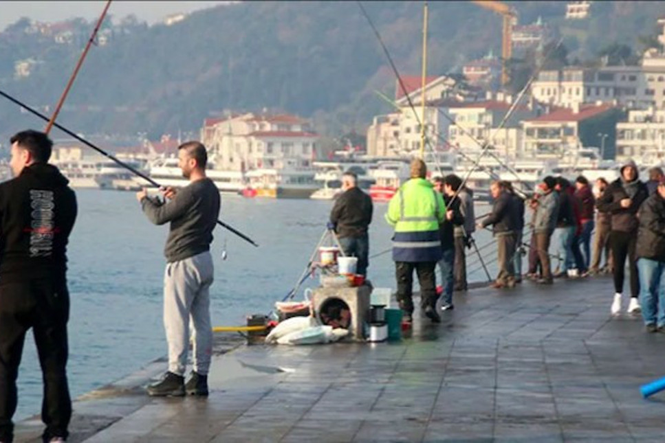 İstanbul'da sahillerdeki yoğunluk sürüyor: 'Balık tutup balkonda mangal yakalım dedik