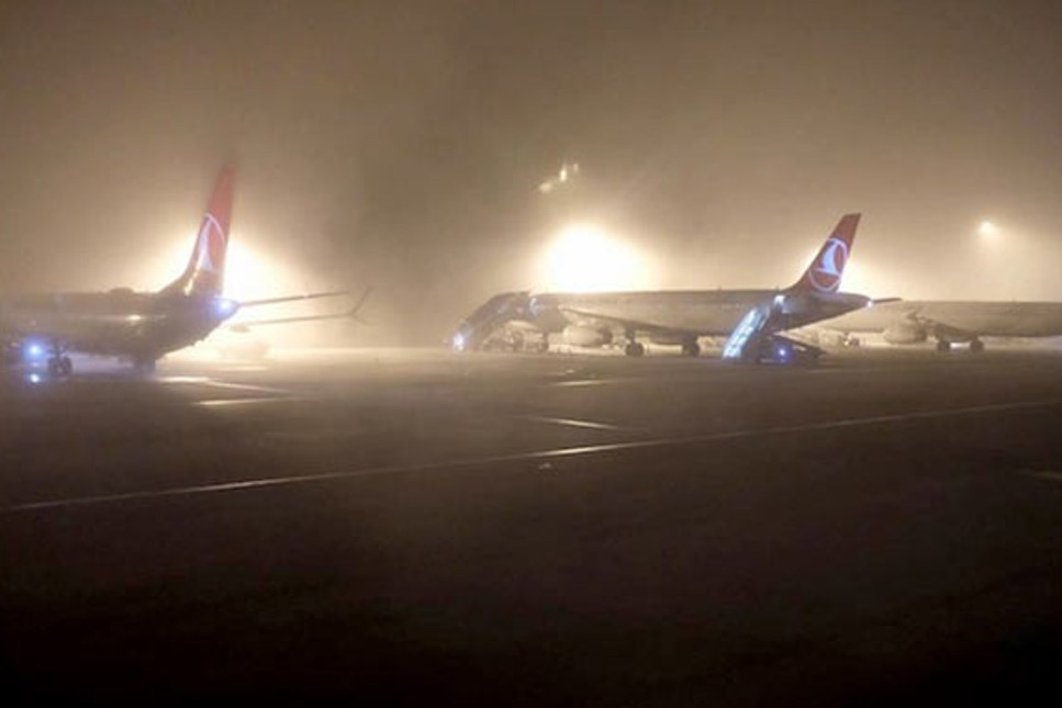 İstanbul'da sis: Atatürk Havalimanı'na inemeyen uçaklar Bursa'ya yönlendiriliyor