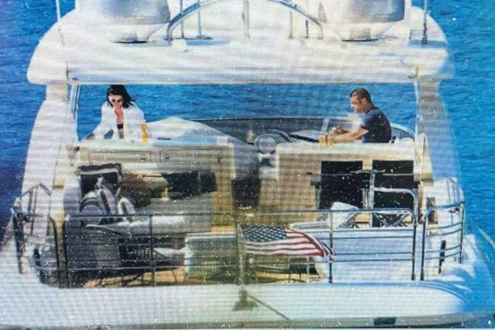 İşte aşkın fotoğrafı: Sibel Can ve Emir Sarıgül teknede baş başa