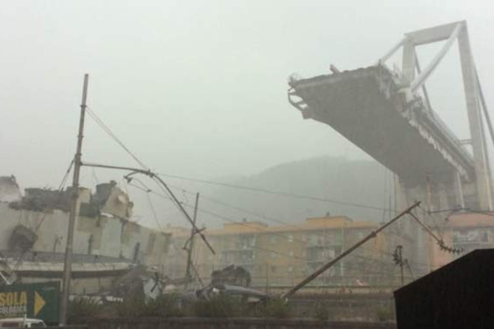 İtalya'da yüz metre yüksekliğindeki köprü çöktü: Onlarca kişi hayatını kaybetti