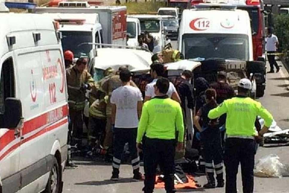 İzmir’de korkunç kaza: Dördü çocuk yedi kişi öldü