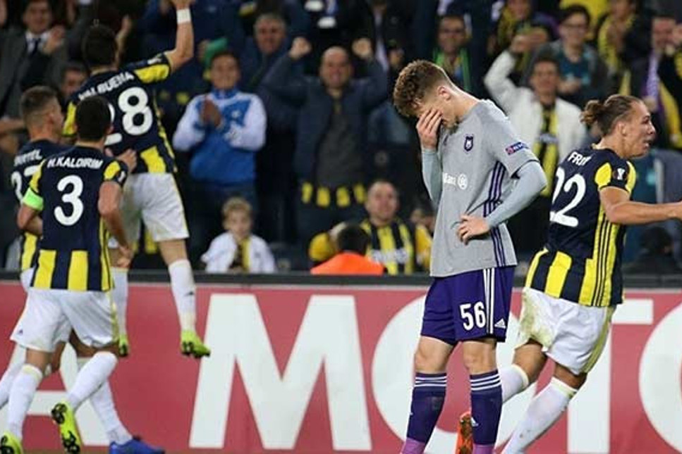 Fenerbahçe'de iki oyuncu affedildi