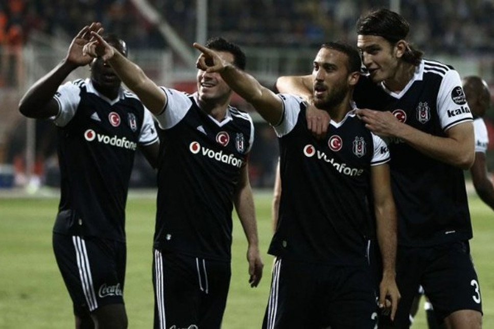 Kartal, Adana'da: 3 gol, 2 penaltı, 1 kırmızı