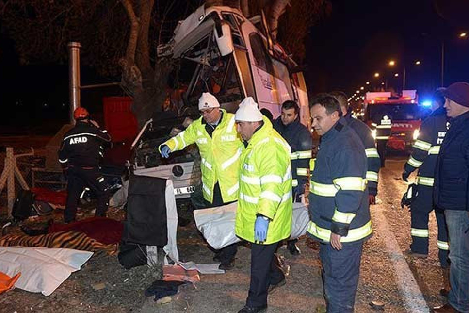 Katliam gibi kaza: Otobüs şoförü uyudu, 13 ölü 42 yaralı