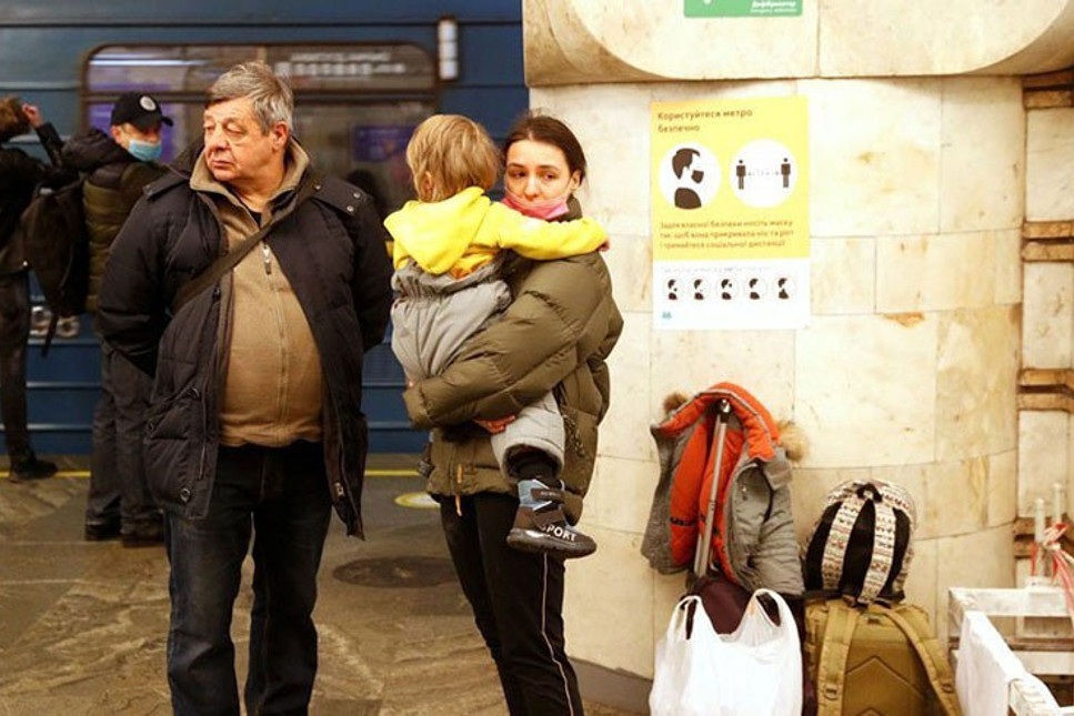 Kiev'de kaçan kaçtı, kaçamayan metro istasyonlarına sığındı