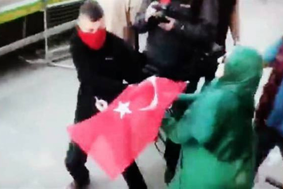 Korkusuz Türk kadını bayrağımızı PKK'lıya kaptırmadı
