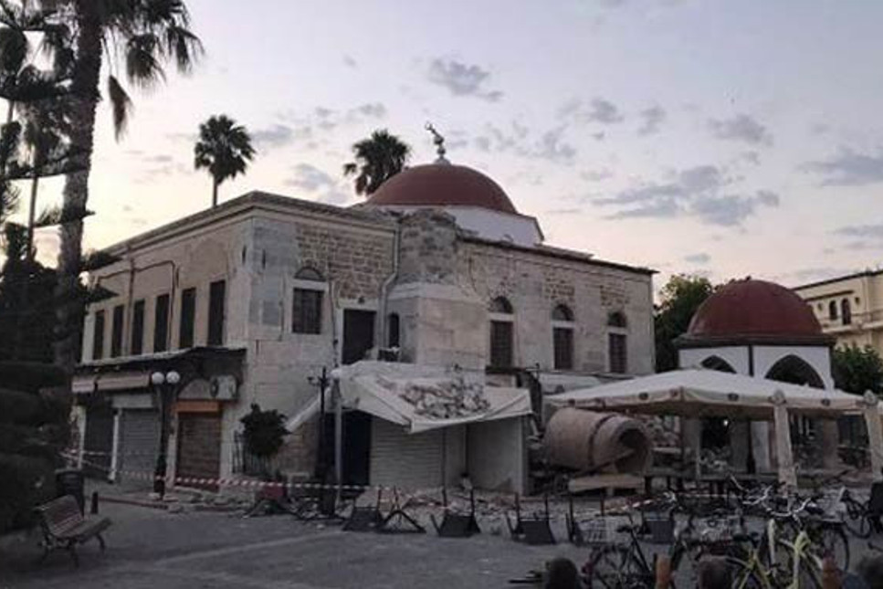 Kos'ta yıkılan minarenin altında kalan Türk öldü