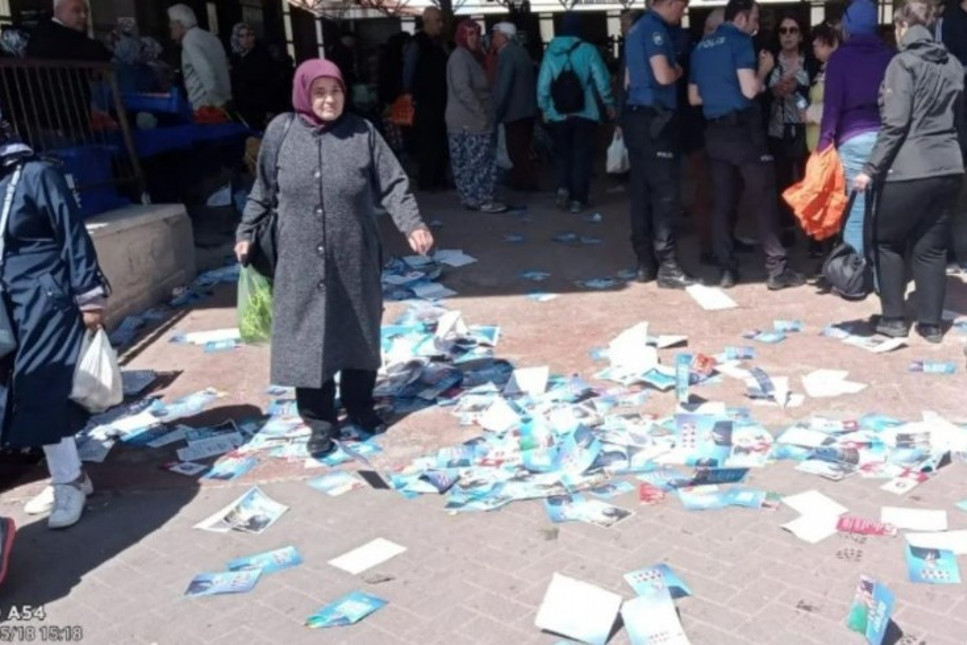 Kütahya’da broşür dağıtan CHP’li kadınlara saldırı