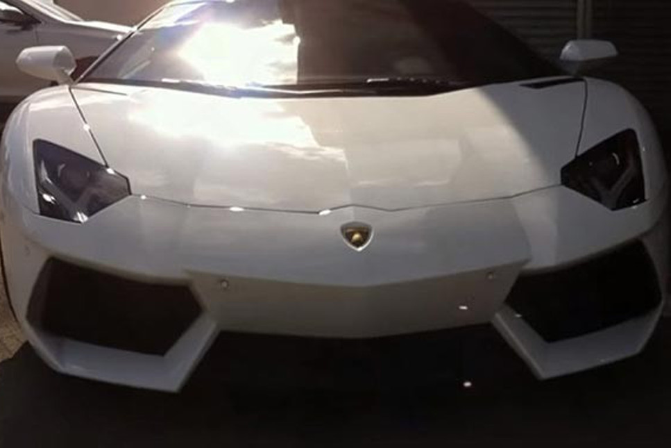 Lamborghini hediye edilerek yapılan evlenme teklifini reddetti
