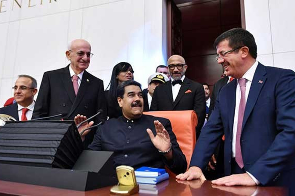 Maduro Meclis Başkanı Kahraman'ın koltuğuna oturdu