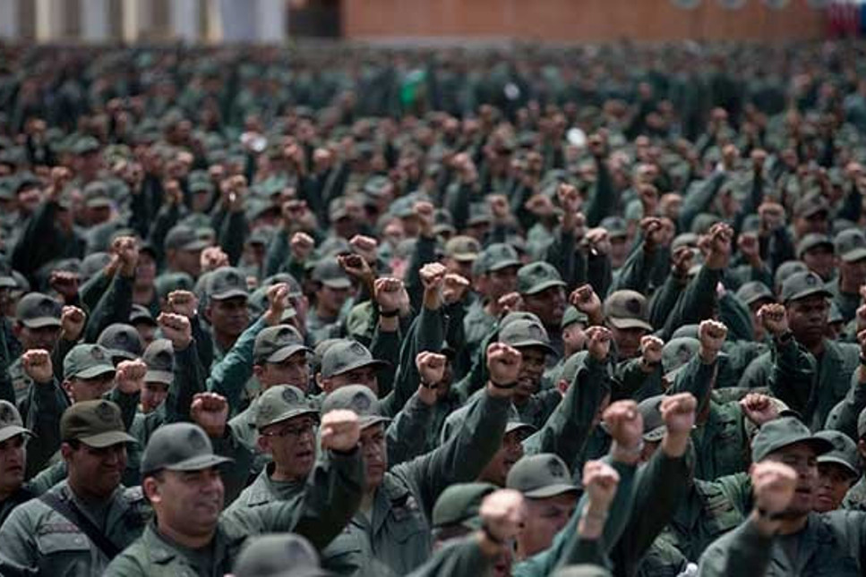 Maduro, Venezüella tarihinin en büyük askeri tatbikatını başlattı
