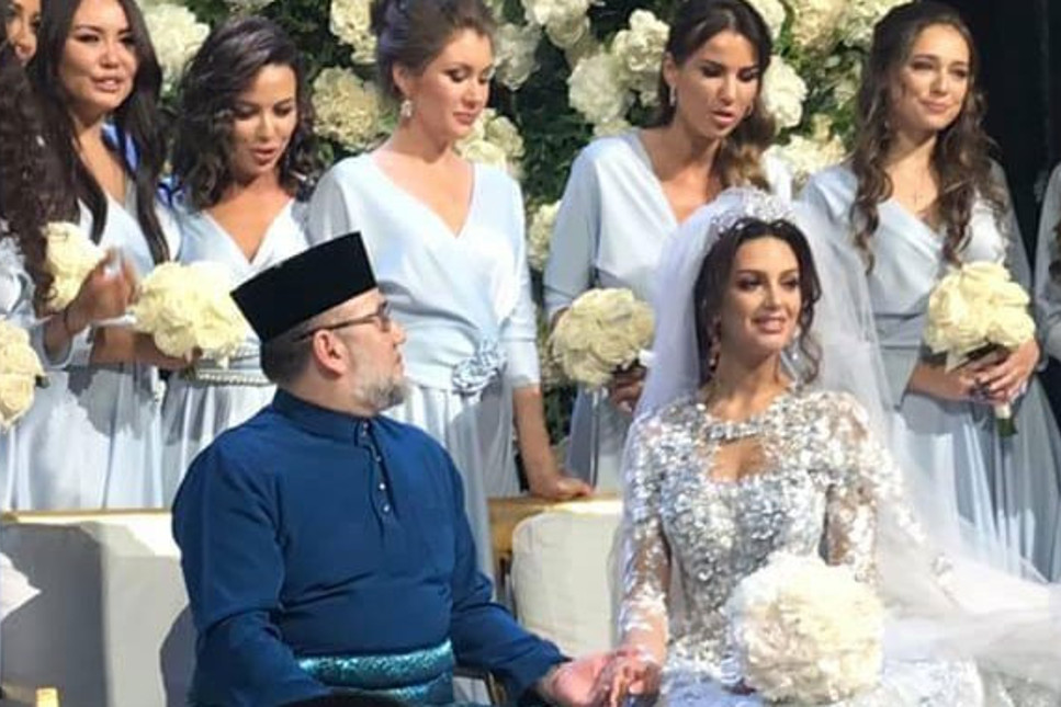 49 yaşındaki Malezya Kralı, 25 yaşındaki Moskova güzeliyle evlendi