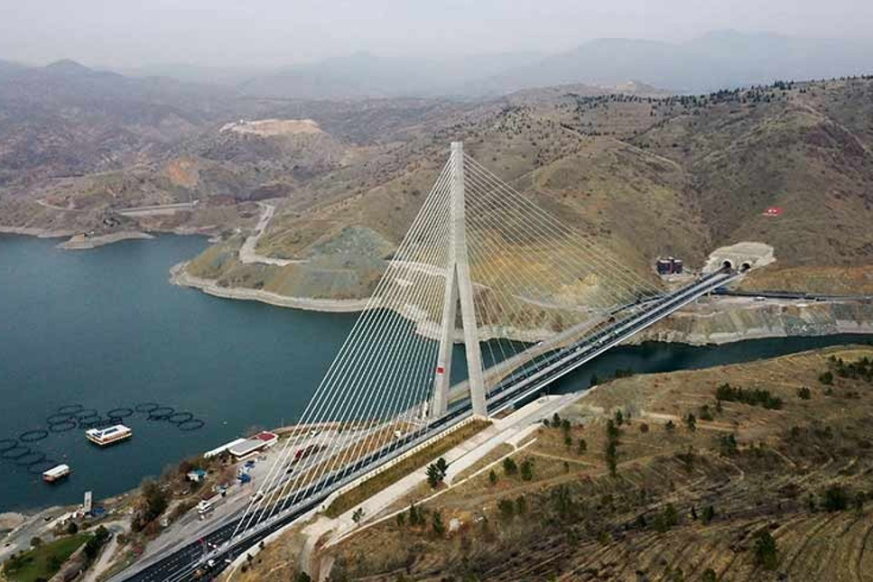 Maliyeti 720 milyon lira - 16 şehri birbirine bağlayan Kömürhan Köprüsü açıldı